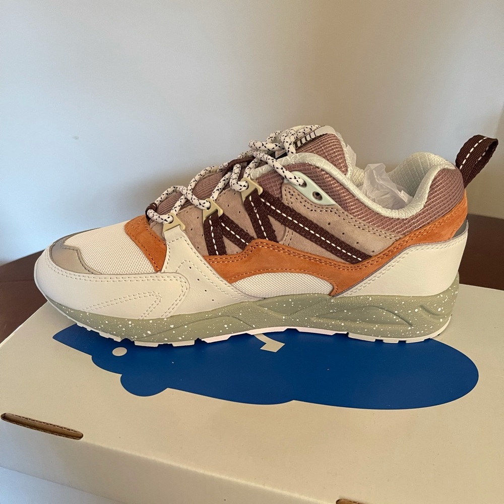 Brand new Karhu Fusion 2.0 sneakers size US 7